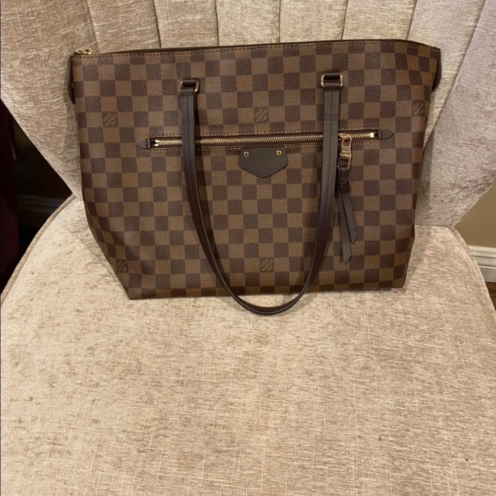 Louis Vuitton Iéna MM